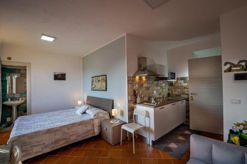 Calatafimi Apartment | Piccolo Sole d'oro - Family-Friendly Retreat with Breakfast