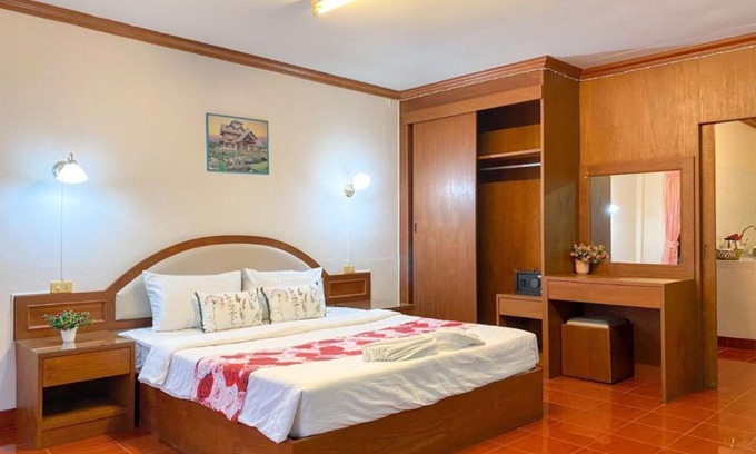 Nanai Road House | Budget-Friendly Stay at Pichnaree Guest House for Families