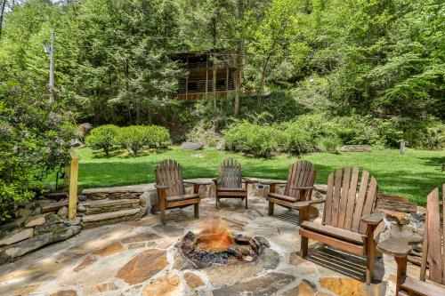 Blue Ridge House | Top-Rated PICK's Riverside Retreat with Hot Tub & Breakfast
