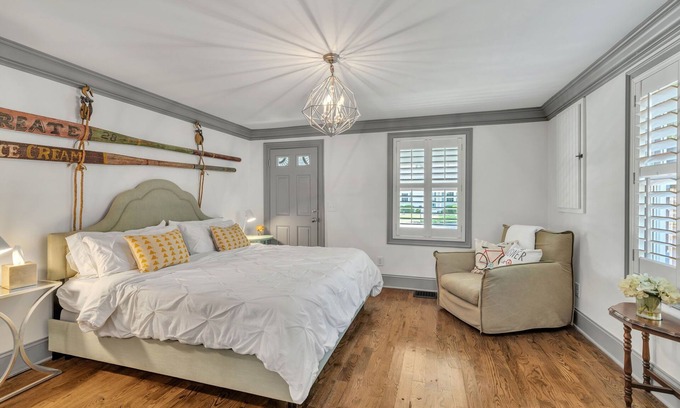 Leipers Fork House | Historic Pickers Cottage: Guest Rated 10/10 Retreat