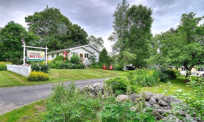 St. Andrews Hotel | Charming Picket Fence Motel: Rated 9.4 with Family-Friendly Amenities
