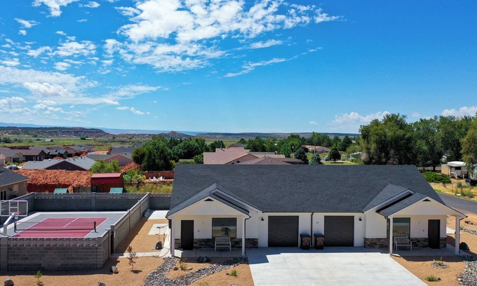 Kanab House | Unwind at Pickleball Paradise in Kanab with Hot Tub