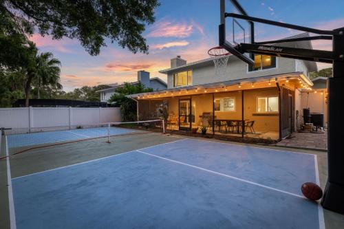 Seminole House | Relaxing Retreat with Pool, Game Room & 5 Min to Beach