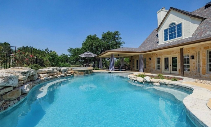 Dripping Springs House | Pickleball, Private Pool & More! - Vista Blue!