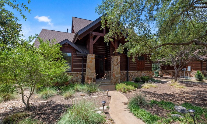 Leander House | Explore Lake Travis Hill Country Cabin with Pool & Views