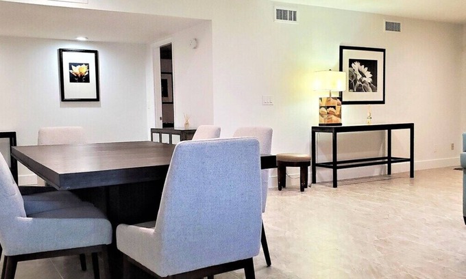 South Scottsdale House | Experience Pickleball, Tennis & Relaxation in Private Oasis