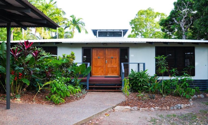 Picnic Bay House | Picnic House: Tropical Getaway with Pool & Pet-Friendly Stay
