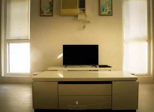 Nasugbu Apartment | Cozy Corner Studio at Pico de Loro Cove with Ocean Views