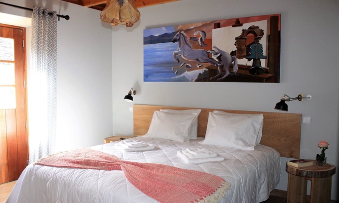 Prainha House | Idyllic Pico Formoso Vínea Lava with Pool & Ocean Views