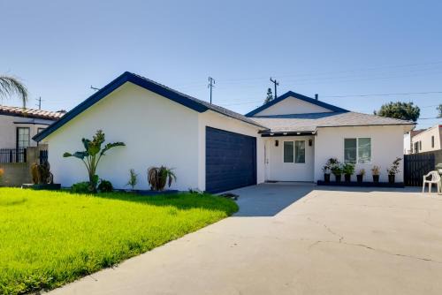 El Rancho House | Family-Friendly Pico Rivera Home with Fenced Yard Close to Disney