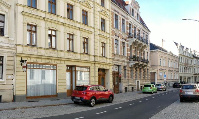 Goerlitz Apartment | Exceptional Picobello Ferienwohnung with Breakfast & Pet-Friendly