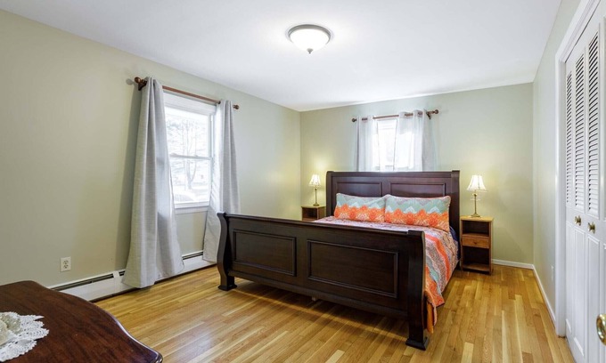 Avon House | Inviting 3 Bedroom Ranch with Pool and Family-Friendly Perks