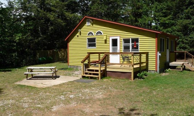 Shingleton Cottage | Lakefront Cottage in Pictured Rocks - Perfect for Families