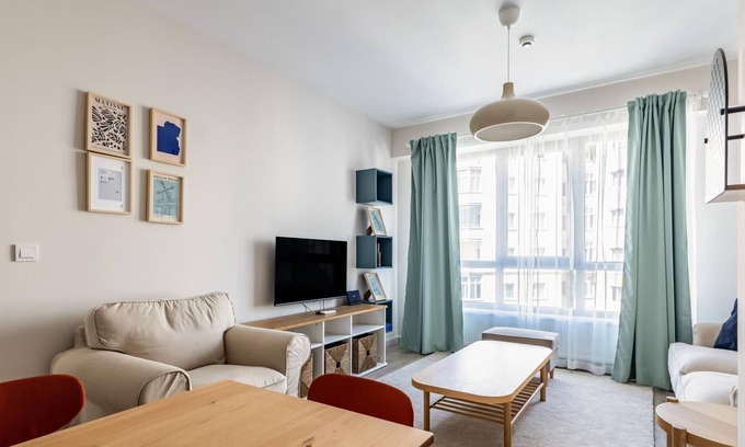 Maltepe Apartment | Picturesque Flat Near Metro 9 min to Coast