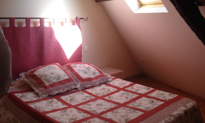 Caux Seine Agglo Cottage | Idyllic Gite Retreat with Pool and Spa on 3.5 Hectares
