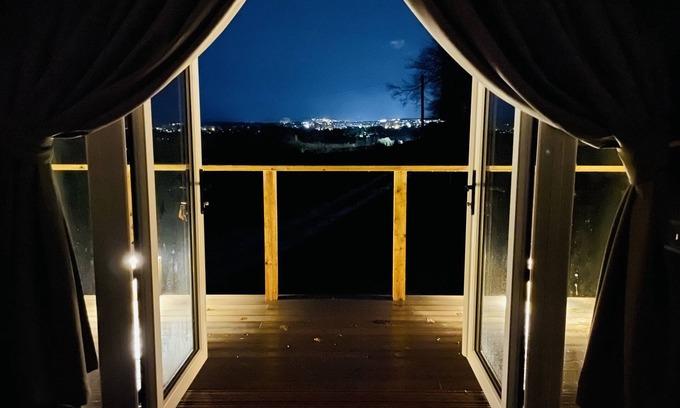 Scarborough Cabin | Picturesque views across Scarborough with a Hot Tub.