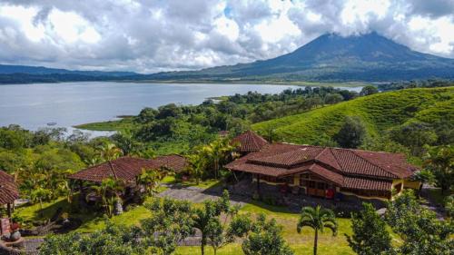 El Fosforo House | Serene Pie in the Sky: Lake & Volcano Views Await You