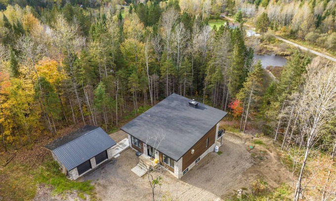 Saint-Jean-de-Matha House | Piece Of Heaven |Hot Tub | 16 Guests |Pool Table