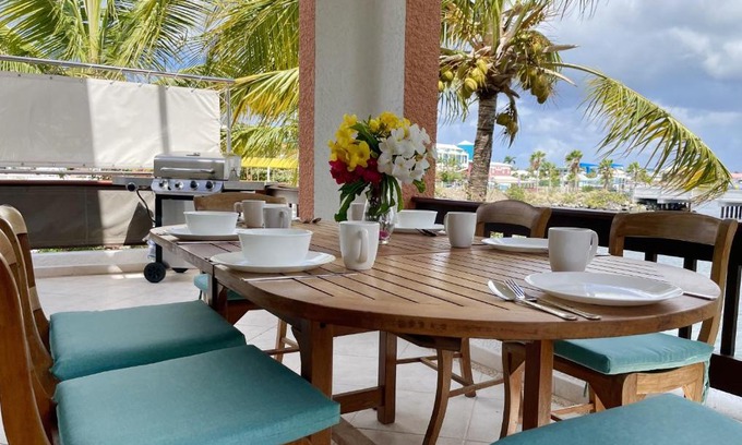 Cole Bay Apartment | Discover Your Piece of Paradise with Pool & Hot Tub