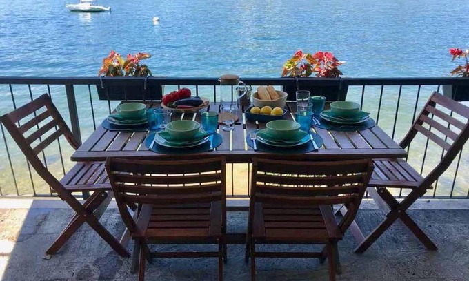 Brezzo di Bedero House | Oceanfront Retreat at Pied dans l’Eau – Family Friendly Stay