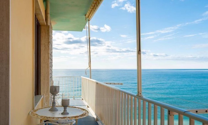 Riva Ligure Apartment | Relax at Pieds dans l'eau - Oceanfront Bliss Awaits