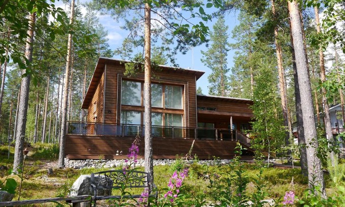 Koli National Park Villa | Elegant PielisLinna: Pet-Friendly Hotel with Ocean Views