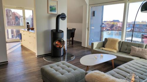 Old Town Apartment | Discover Family-Friendly Stays at Pier 16 - ABC346