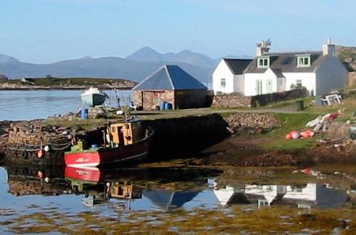 Breakish House | Idyllic Pier Cottage in Applecross: Pet-Friendly Retreat