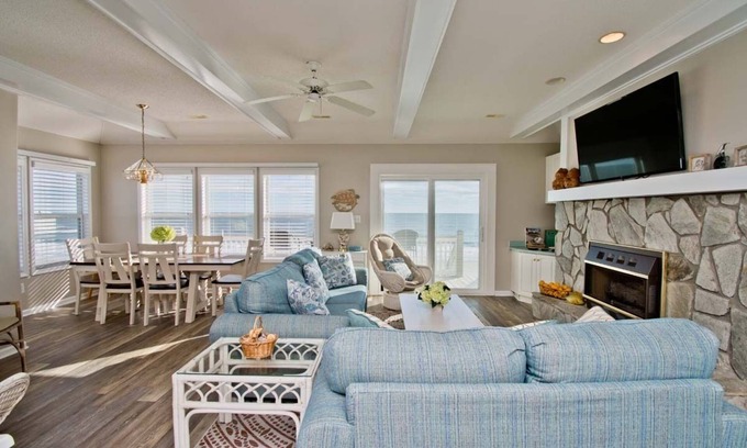 Emerald Isle Condo | Oceanfront Condo at Pier Pointe 1A3 in Emerald Isle, NC