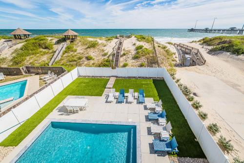 Nags Head House | Relax at Pier View Oasis with Pool and Pet-Friendly Perks