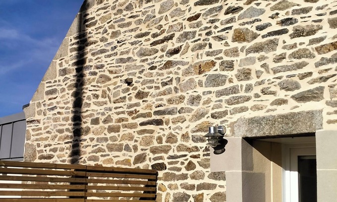 Roscoff House | Ideal Retreat at Pierre Near Beaches and Center in Roscoff