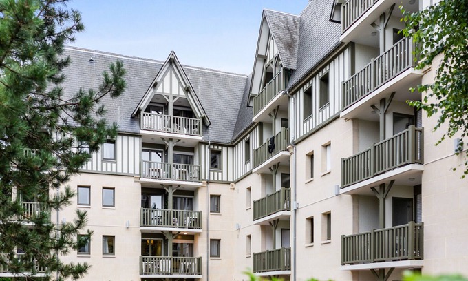 Deauville City Centre House | Relaxing Ocean View Stay at Pierre & Vacances Résidence Les Embruns