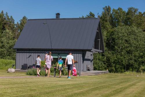Pohja-Parnumaa Parish House | Riverside Cottage Retreat in Soomaa – Guest Rated 9.8/10