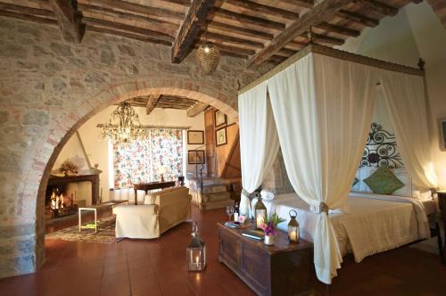 Roccastrada House | Historic Farm Experience at Pieve di Caminino - 10/10 Rated
