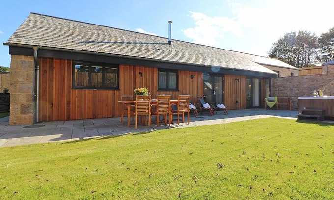 Falmouth House | Pet-Friendly Pig House at Boskensoe Barns - A 5-Star Retreat