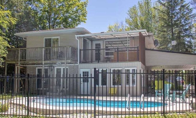 Kawartha Lakes Cottage | Relax at Pigeon Lake View with Pool, Firepit & Wi-Fi