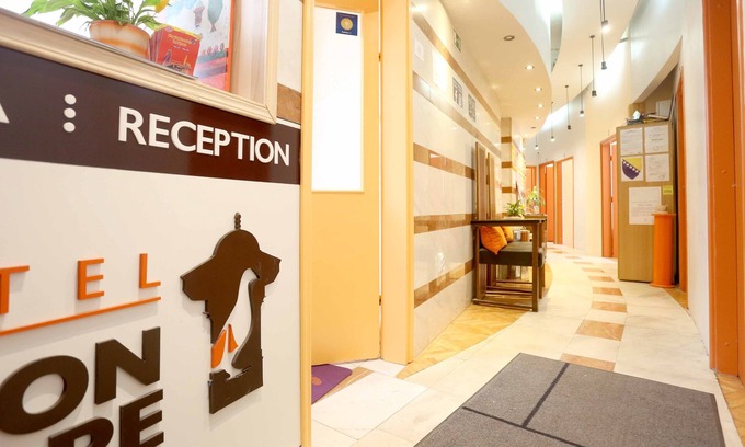 Old Town Hotel | Family-Friendly Pigeon Square Rooms Rated 9.8/10
