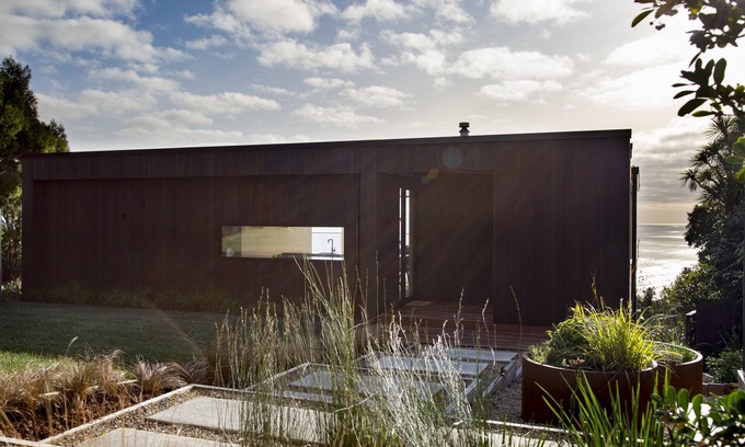 New Lynn House | Piha House with Spectacular Views and Family-Friendly Amenities