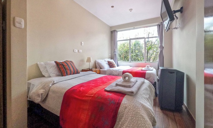 Cusco Apartment | Cozy Pikaflor Cerezo Mini Apartment with Hot Tub & Breakfast