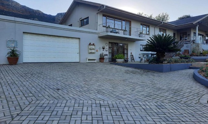 Bergrivier Apartment | Scenic Piketberg Home with Accessible Family-Friendly Amenities