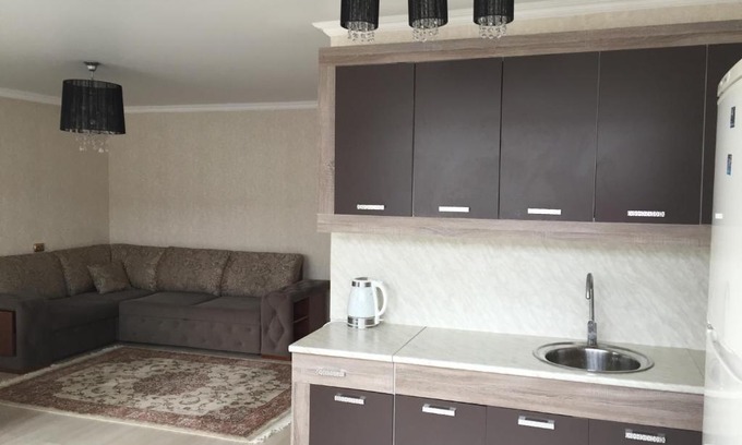 Dombay Apartment | Stylish Pikhtoviy Mys 6 Apartment with Breakfast Included