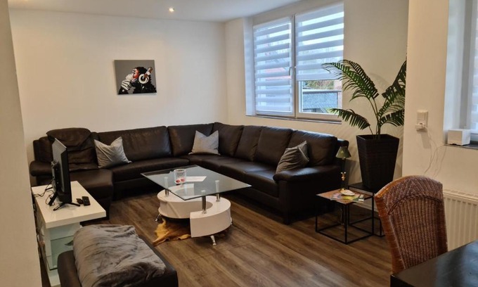 Madfeld Apartment | Family-Friendly Pilgrims "Hermine" with Balcony & High-Speed Internet