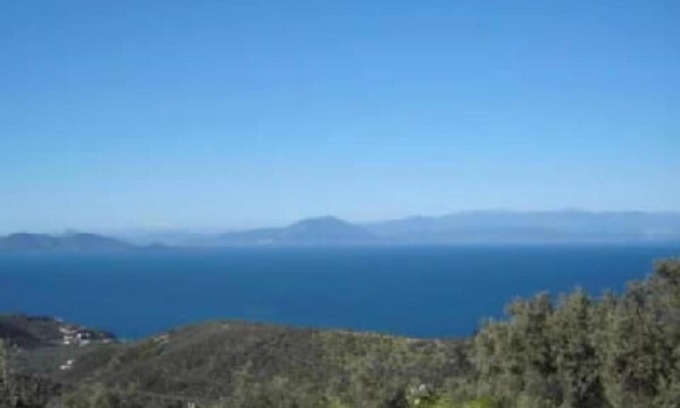 Afetai Apartment | Romantic Retreat: 2 Apartments with Ocean View & Pool