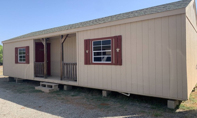 Carrizo Springs Cabin | Tranquil Pilon Cabin Near Carrizo Springs for Families