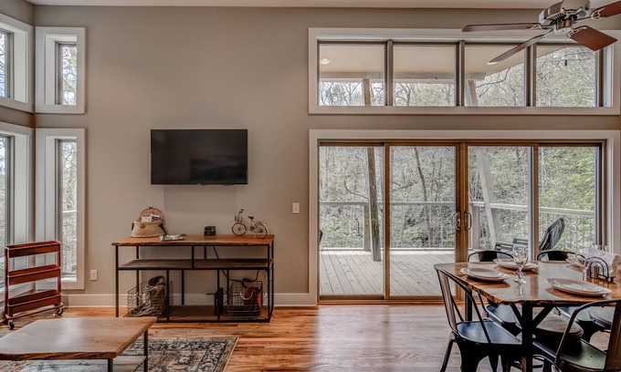 Pisgah Forest Cabin | Experience Pilot Cove: Modern Cabin with Nature & Amenities