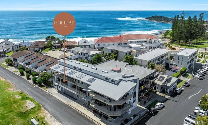 Yamba Apartment | Relax in Pilotage 3 with Ocean & Lighthouse Views