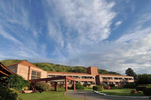 Villa Carlos Paz Hotel | Relax at Pinares del Cerro Resort & Suites - Rated 9/10