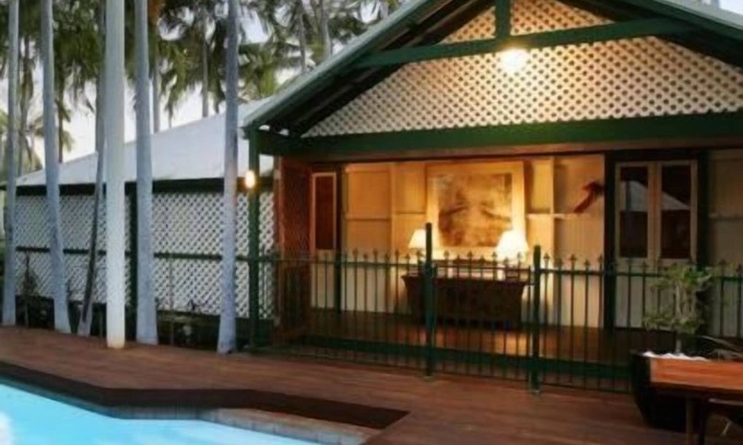 Broome Hotel | Experience Pinctada McAlpine House: 4-Star Stay with Pool