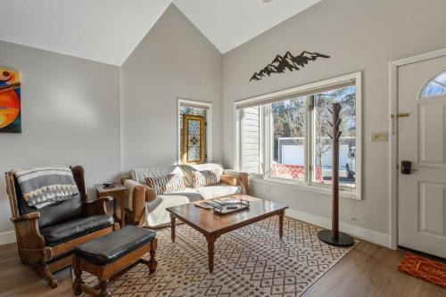 Durango - Purgatory Apartment | Pine Acres 122 - Halfway to Heaven