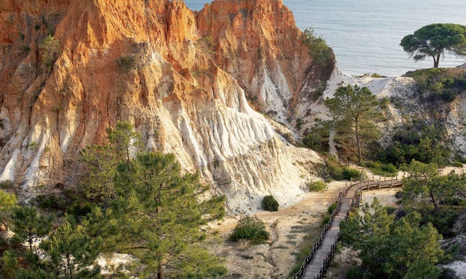 Olhos D'Agua Resort | Experience Ocean Views at Pine Cliffs Golf Suite, Algarve